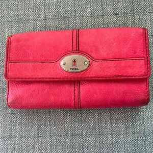 Fossil Pink Leather Tri Fold Wallet (Maddox)